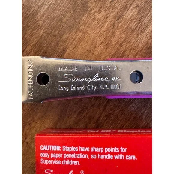 Vintage Swingline TOT 50 Mini Stapler PINK Made in USA w/ Original Staples WORKS - Picture 6 of 6